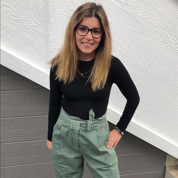 Meet your Posher, Shania - Picture 2 of 2